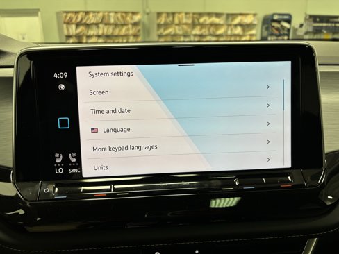 New 2026 Volkswagen Atlas Cross Sport SE image 24