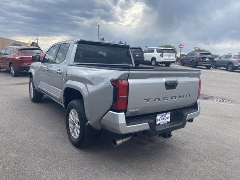 Used 2025 Toyota Tacoma SR5 image 8