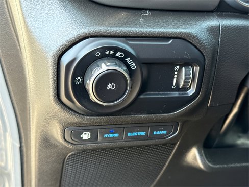 Used 2023 Jeep Wrangler Unlimited image 29