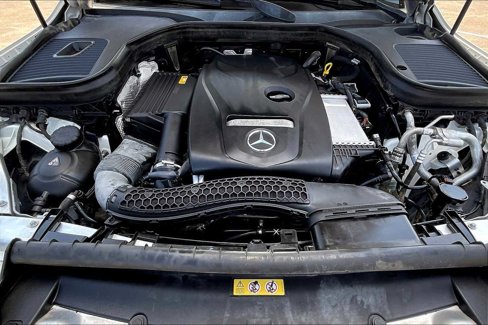 Used 2019 Mercedes-Benz GLC 300 4MATIC Coupe image 9