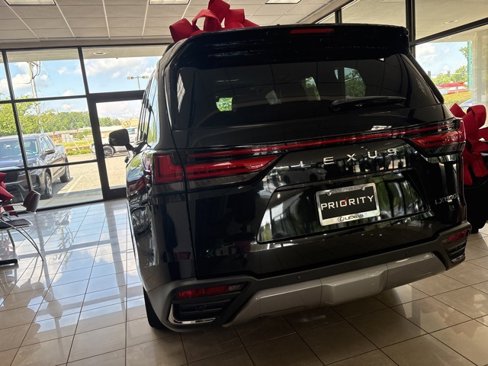 New 2025 Lexus LX 600 4WD w/ Luxury Package image 4