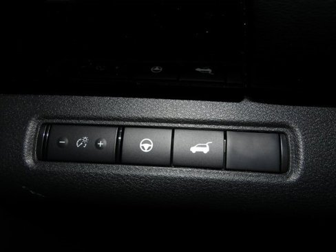 New 2025 Nissan Pathfinder SV image 30