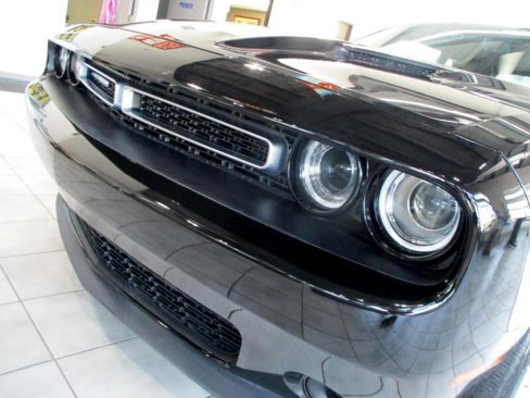 Used 2023 Dodge Challenger SXT image 9