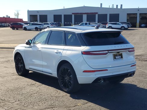 New 2026 Lincoln Corsair Premiere image 3