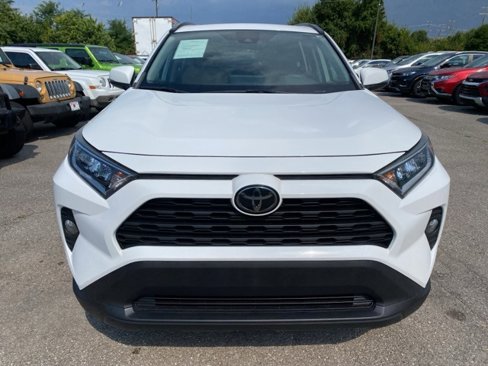 Used 2019 Toyota RAV4 XLE image 2