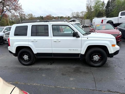 Used 2017 Jeep Patriot Sport w/ Power Value Group image 40