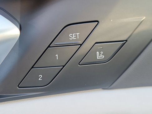 New 2026 BMW X5 M60i w/ Climate Comfort Package image 21