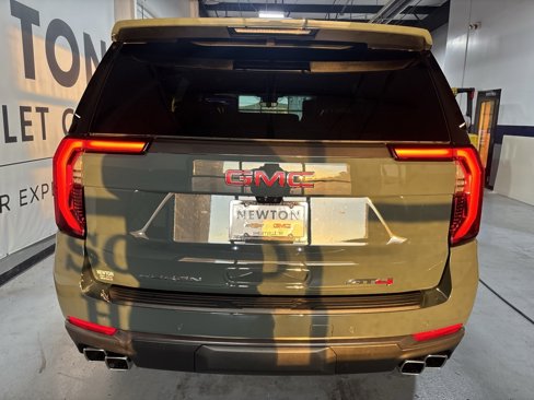 New 2026 GMC Yukon AT4 Ultimate w/ LPO, Floor Liner Package image 34