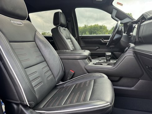Used 2022 GMC Sierra 1500 AT4X image 16