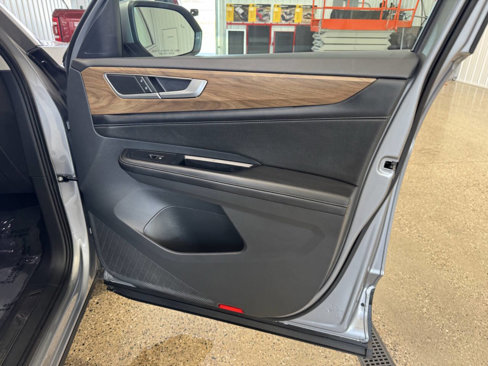 Used 2024 Volkswagen Atlas SE image 50