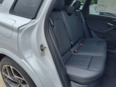 New 2025 Audi SQ6 e-tron Premium Plus image 14
