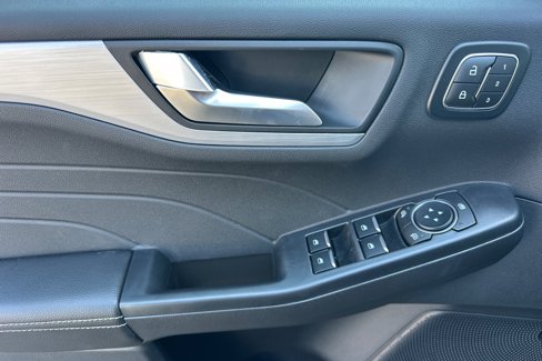 New 2025 Ford Escape SE image 10