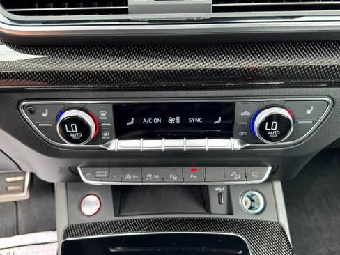 Used 2024 Audi SQ5 Prestige image 30