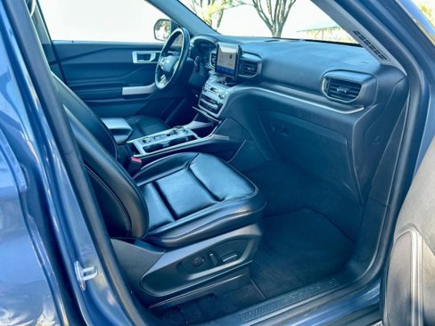 Used 2021 Ford Explorer XLT w/ Equipment Group 202A image 15