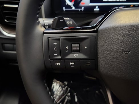 New 2026 Nissan Rogue Platinum image 17