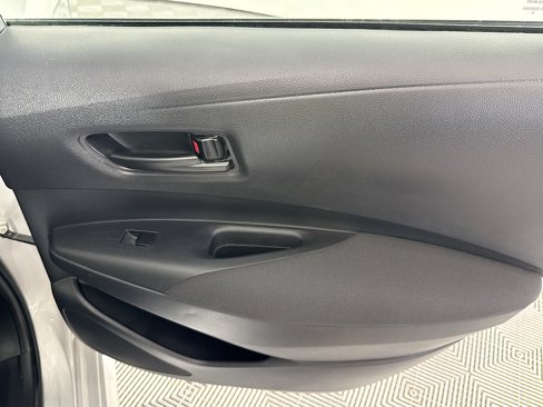 Used 2025 Toyota Corolla LE image 26