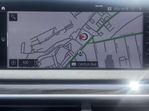 Used 2022 BMW 740i xDrive image 29