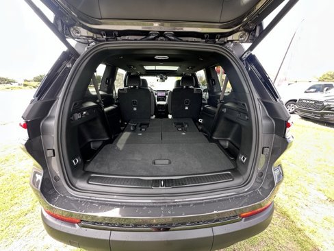 New 2025 Jeep Grand Cherokee L Limited w/ Luxury Tech Group II image 16