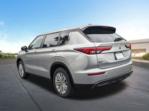 New 2025 Mitsubishi Outlander ES image 6