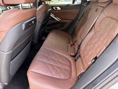 New 2026 BMW X6 xDrive40i w/ Climate Comfort Package image 11