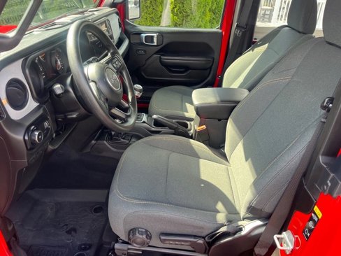 Used 2025 Jeep Wrangler Sport image 7