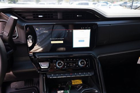 Used 2025 GMC Sierra 2500 AT4X image 19