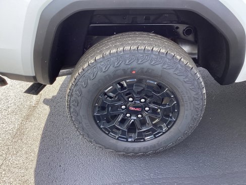 New 2026 GMC Canyon Elevation w/ Convenience Package image 12