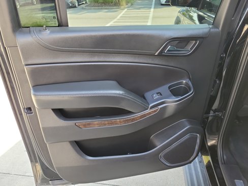 Used 2018 Chevrolet Suburban LT image 28