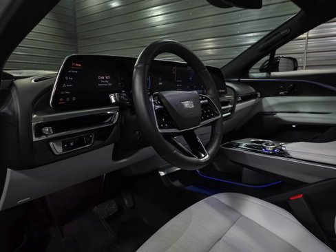 Used 2024 Cadillac Lyriq Luxury w/ LPO, Floor Liner Package image 10