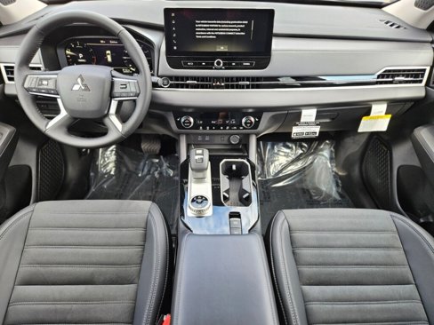 New 2025 Mitsubishi Outlander SE image 13