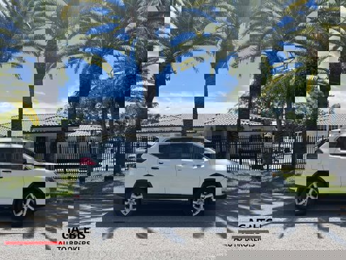 Used 2017 Nissan Rogue S image 4