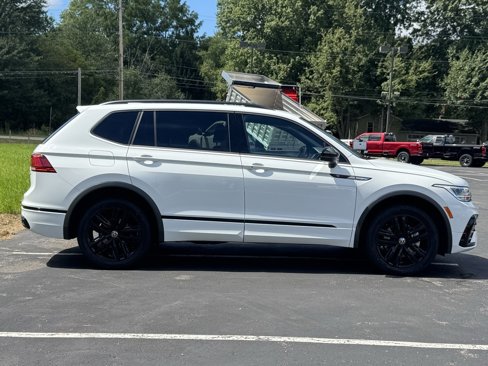 Used 2022 Volkswagen Tiguan SE R-Line image 5