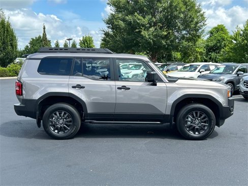 Used 2025 Toyota Land Cruiser image 3
