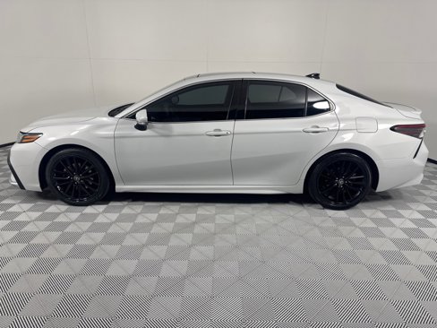 Used 2023 Toyota Camry XSE image 8