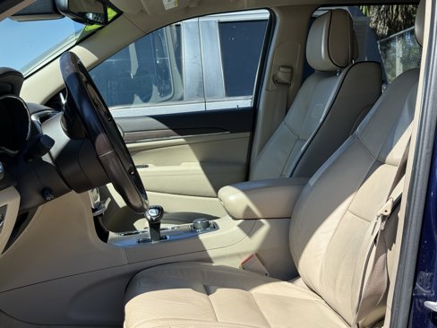 Used 2015 Jeep Grand Cherokee Overland w/ Advanced Technology Group image 19