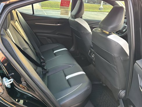 New 2026 Toyota Camry Hybrid image 11