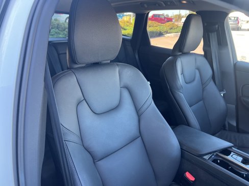 Certified 2025 Volvo XC60 B5 Plus image 35
