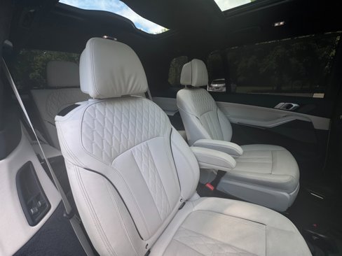 Used 2025 BMW X7 xDrive40i w/ M Sport Package image 41