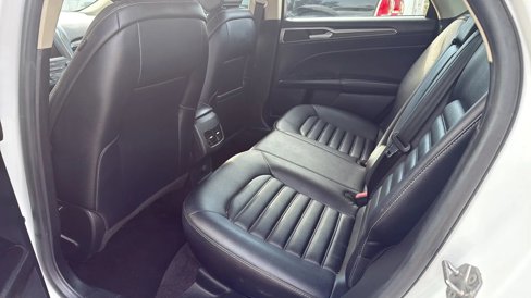 Used 2020 Ford Fusion SEL image 12