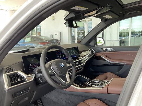 New 2026 BMW X5 xDrive50e w/ Premium Package image 10