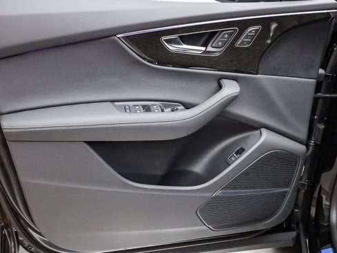 New 2025 Audi Q8 Prestige image 22