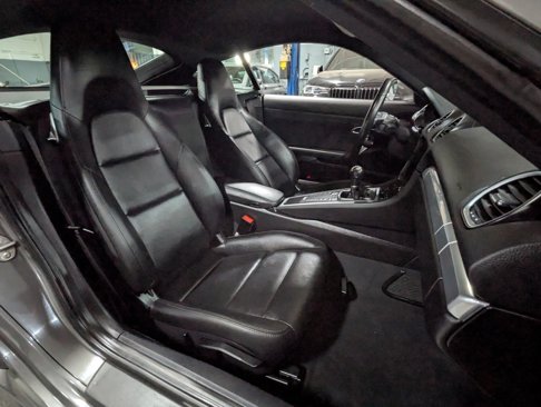 Used 2018 Porsche 718 Cayman S w/ Sport Chrono Package image 21