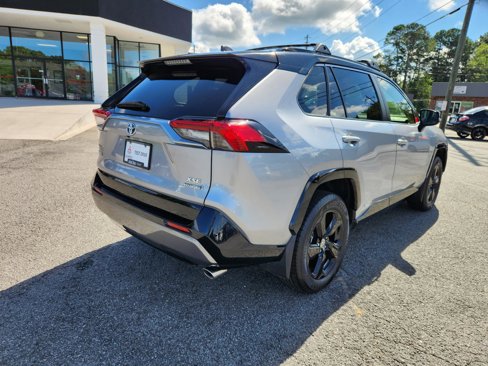 Used 2021 Toyota RAV4 XSE image 3