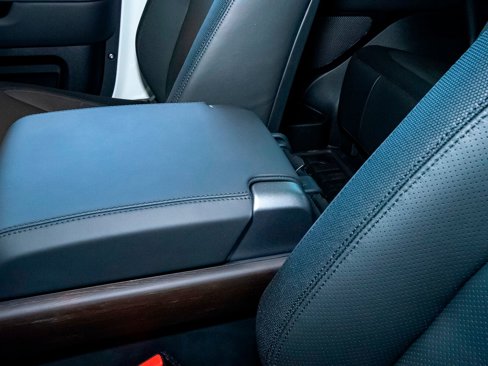 New 2024 Land Rover Defender 90 X-Dynamic SE image 32