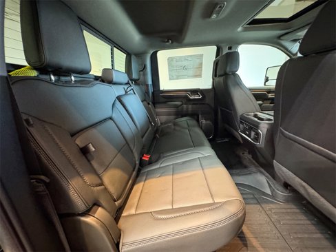 New 2025 GMC Sierra 3500 Denali w/ Denali Reserve Package image 21
