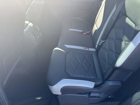 New 2025 Volkswagen Atlas Peak Edition SE image 12
