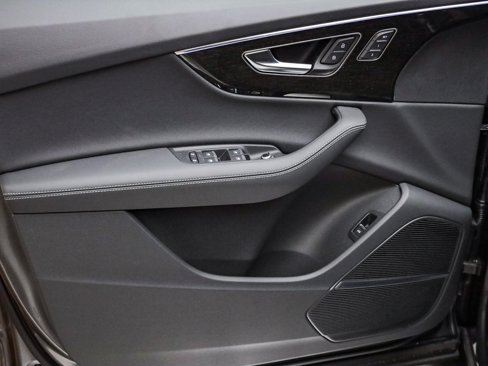 New 2025 Audi Q7 3.0T Prestige image 22
