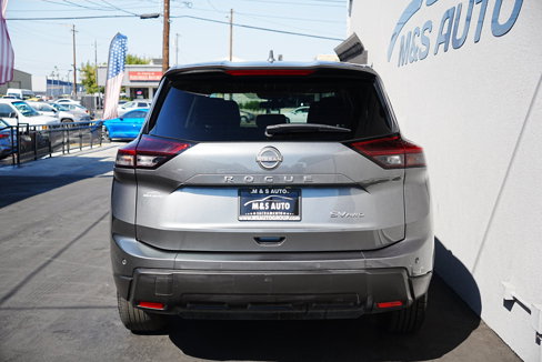 Used 2024 Nissan Rogue SV image 5
