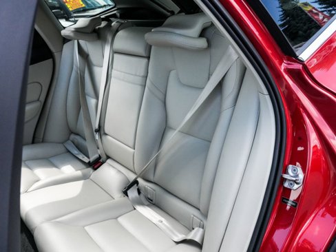 Used 2019 Volvo XC60 T6 Momentum w/ Multimedia Package image 18