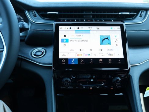 New 2025 Jeep Grand Cherokee Limited image 19